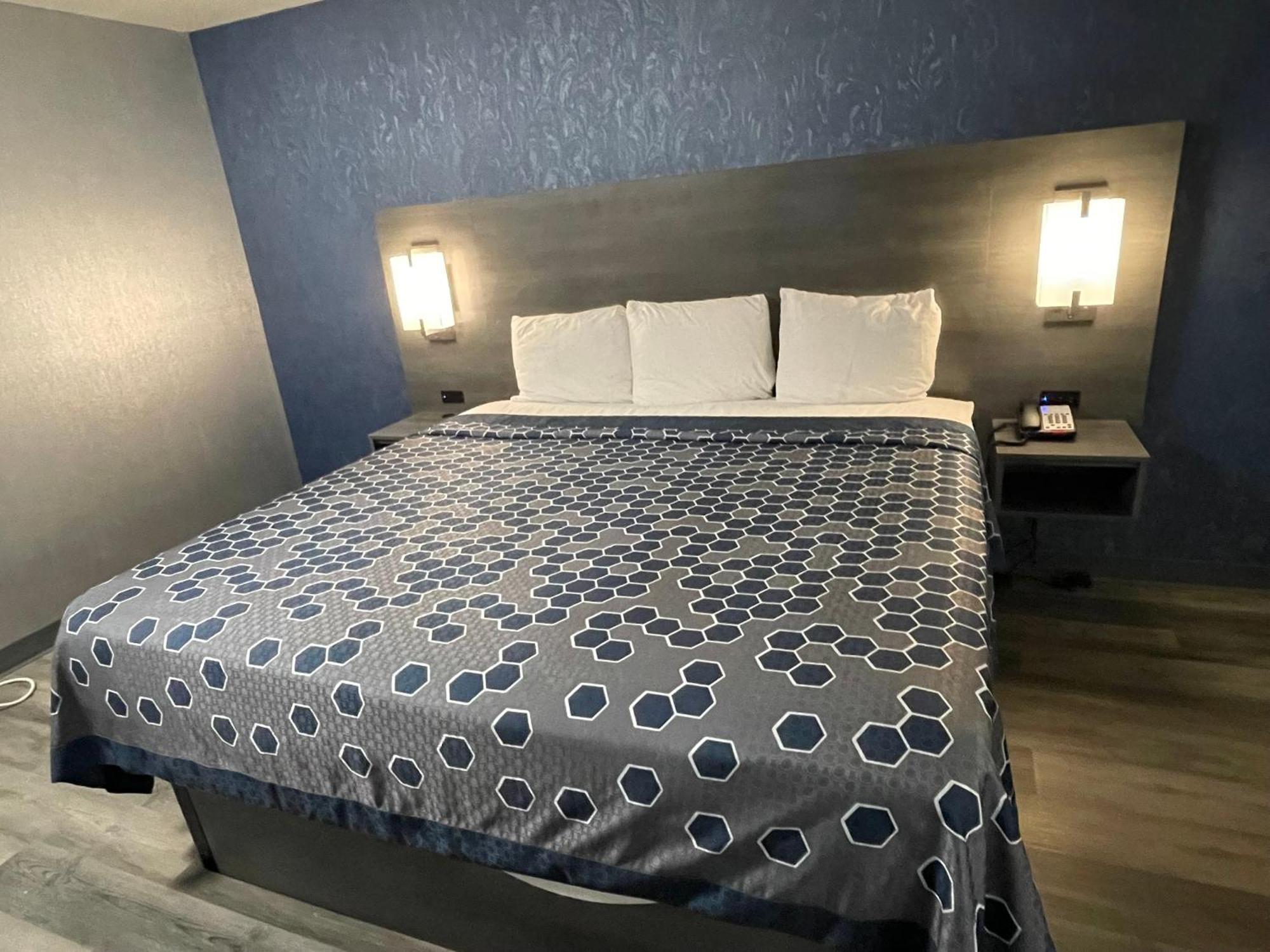 The Wayne Inn Екстериор снимка